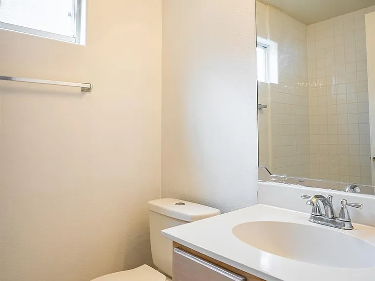2220 Naomi St — Photo 24