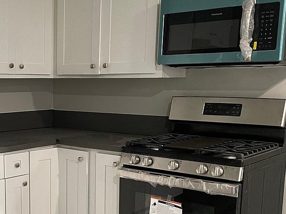 4th image of 1901 Fashion Ave APT 4