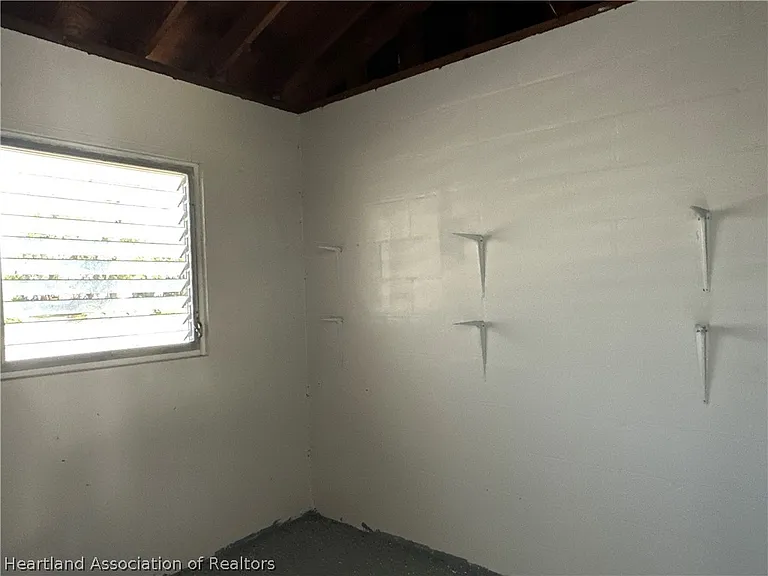 1327 Hotiyee Ave — Photo 18