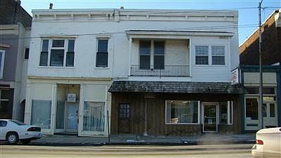 2nd image of 119 W Seminary St