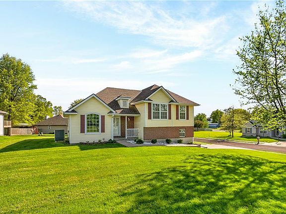 2nd image of 103 Somerset Dr