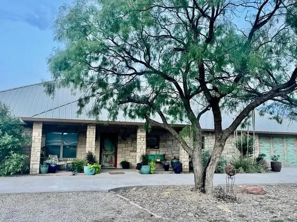 516 Labadie St, Sterling City, TX 76951