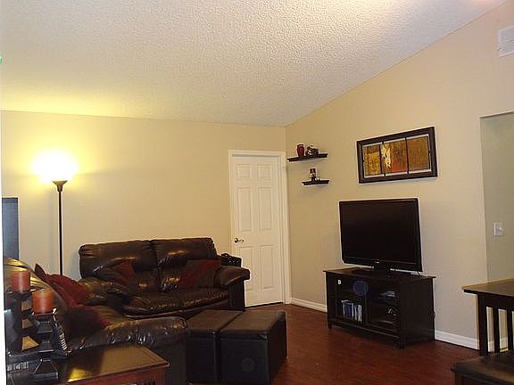 3rd image of 1295 Sagewood Dr