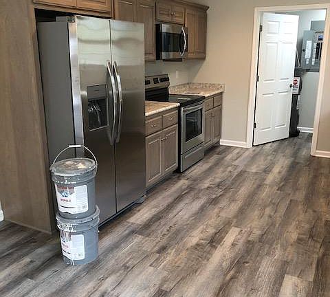 5th image of 41 Lori Ct