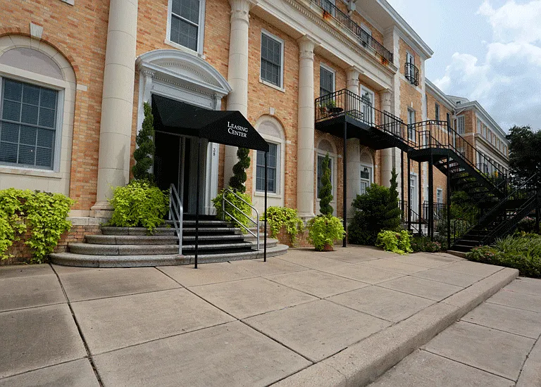 Leasing Center