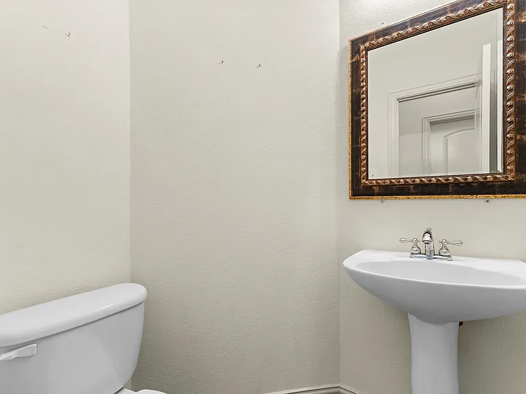 7904 Hannah St — Photo 19