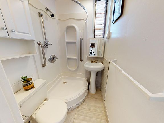 4th image of 2509 Ala Wai Blvd APT 702