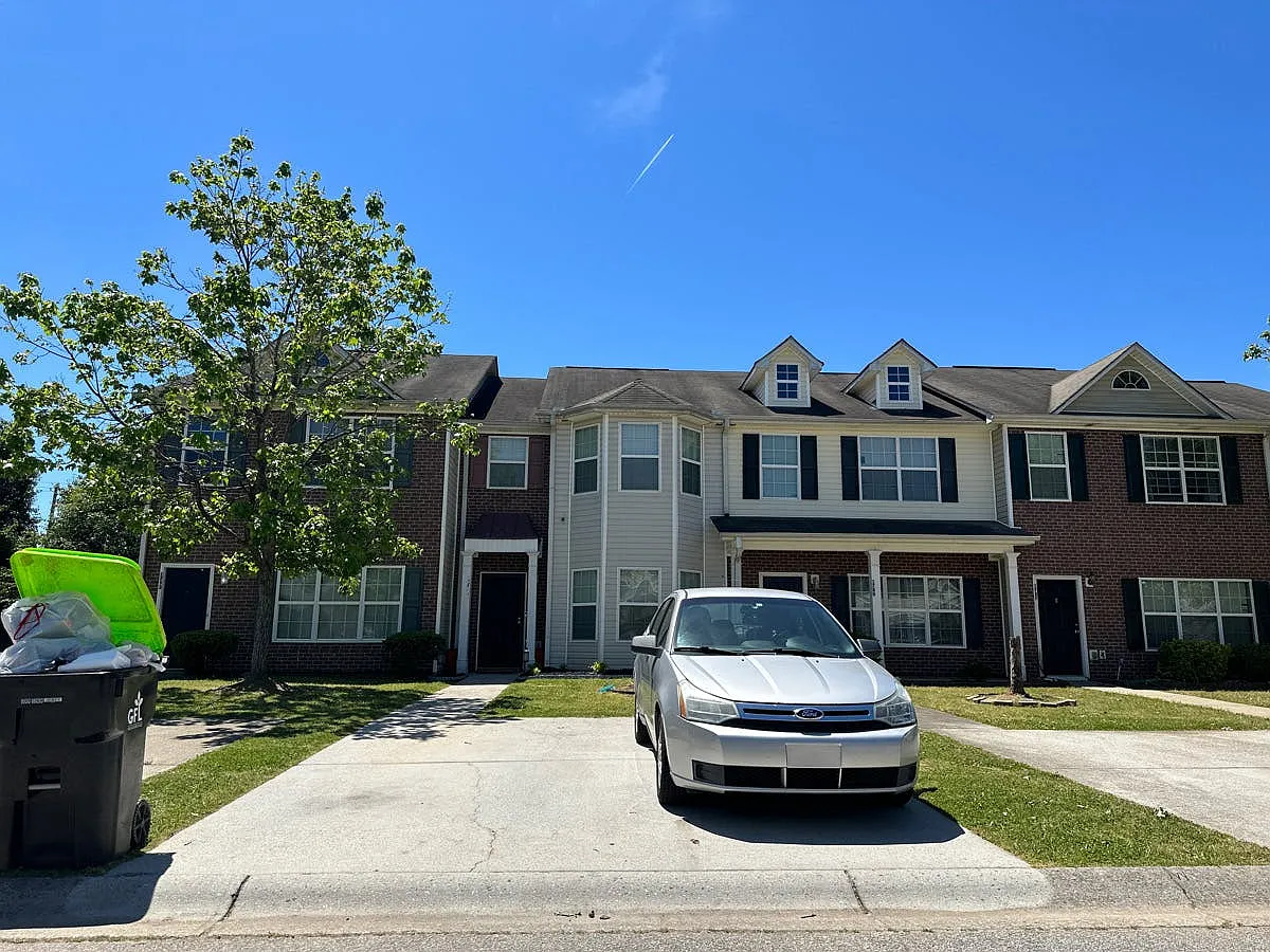 1791 Glen View Way photo 1