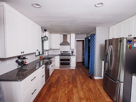 4th image of 3156 W 46th Ave