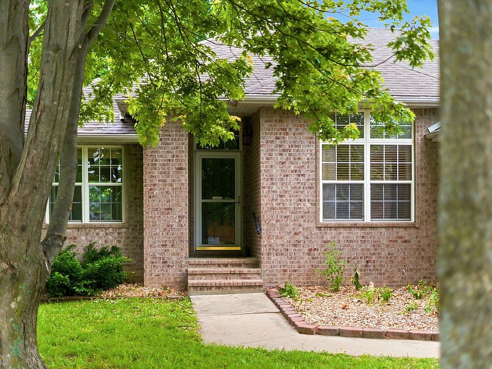 1st image of 502 S Pepperhill Drive