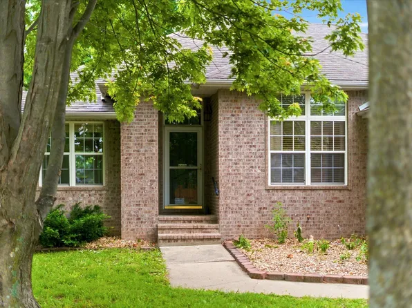 502 S Pepperhill Drive, Nixa, MO 65714