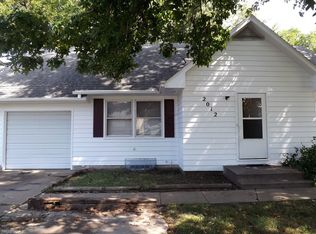 2012 SW Fairlawn Rd, Topeka, KS 66604