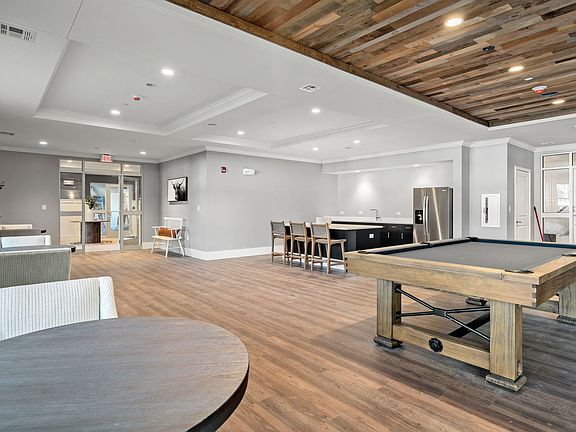 2nd image of 29 Wall St #201