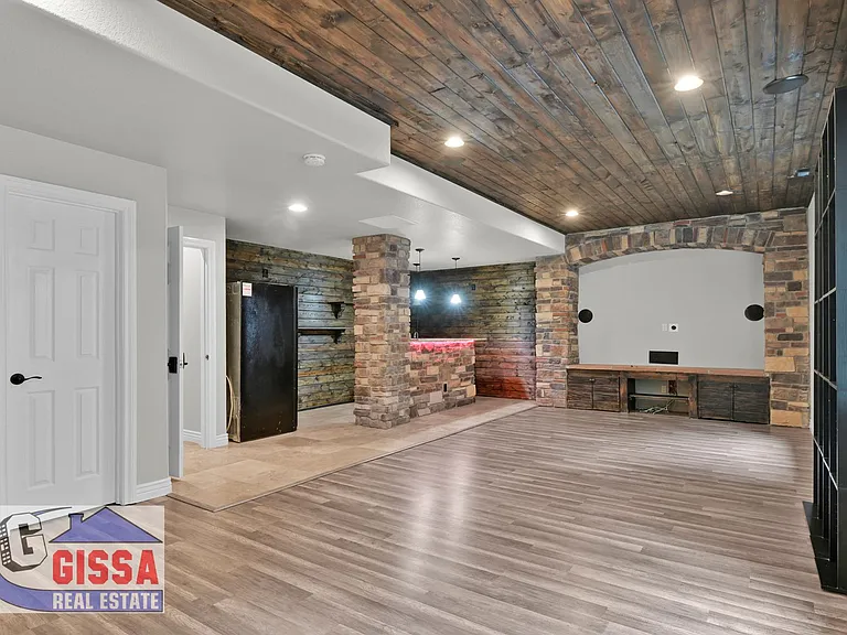 1043 Longspur Ln — Photo 52