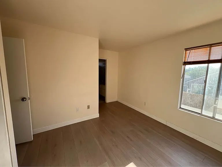 37727 Harvey St #4 — Photo 3