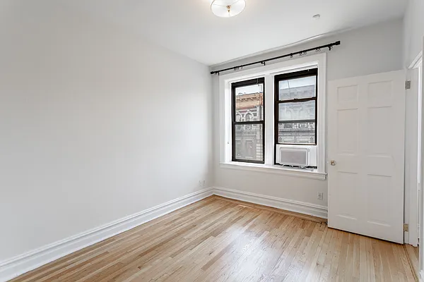 Rented by Bond New York | media 11