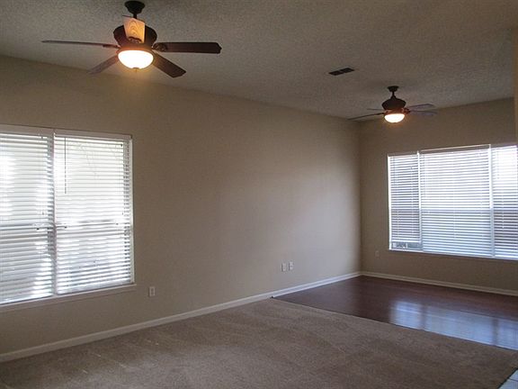 3rd image of 388 Summit Dr