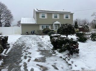 729 Bellport Ave, Bellport, NY 11713