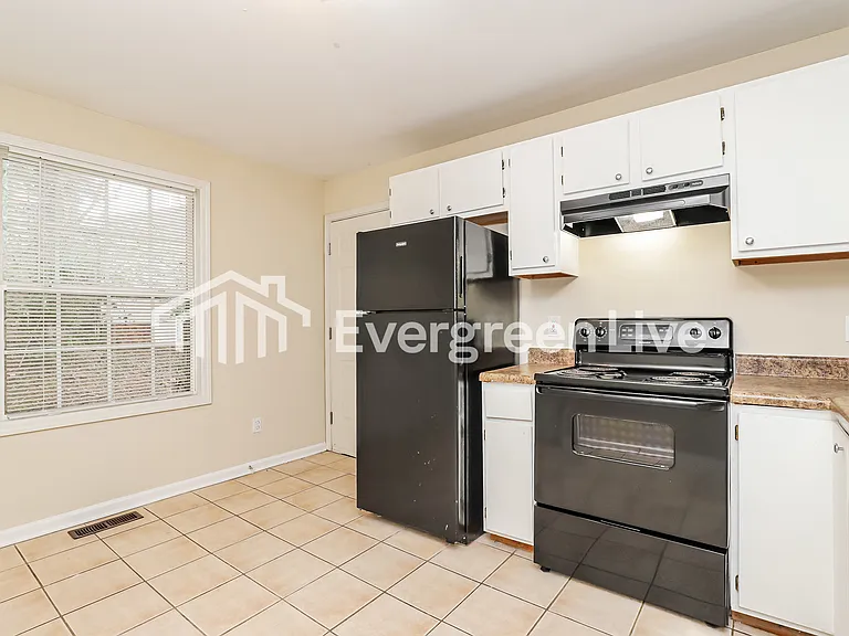229 Grand St — Photo 4