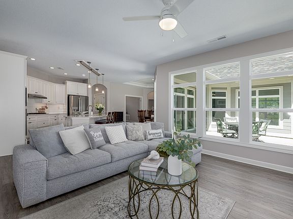 4th image of 908 S 100th St