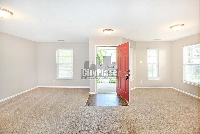 954 Brookstone Dr — Photo 4