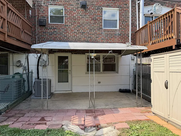 3646 Genesee Dr — Photo 14