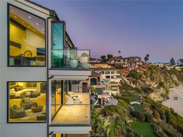 33 Bay Dr, Laguna Beach, CA 92651