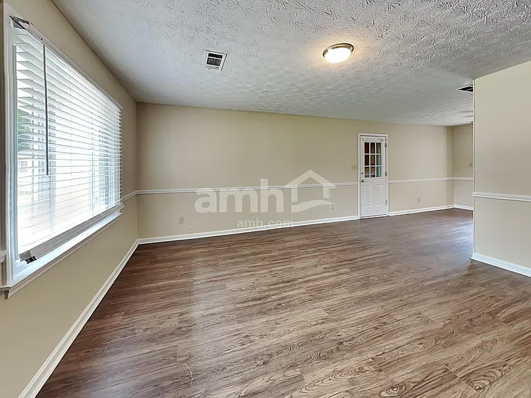 2835 Shane Dr — Photo 7