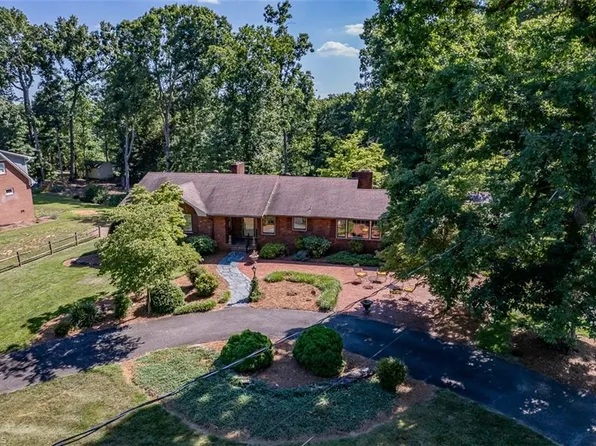 330 Ivy Cir, Elkin, NC 28621