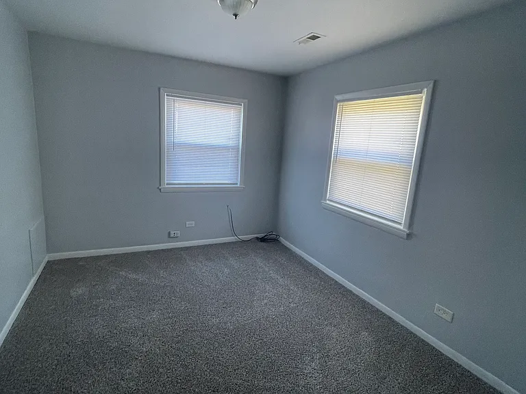 15032 Dorchester Ave #1W — Photo 11