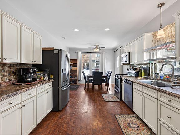 5th image of 3 Fairlawn Avenue