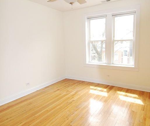 5th image of 2234 W Roscoe St #1023