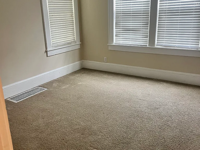 404 Croft St #404 — Photo 15