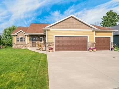 1855 Forest Glen Rd, Neenah, WI, 54956