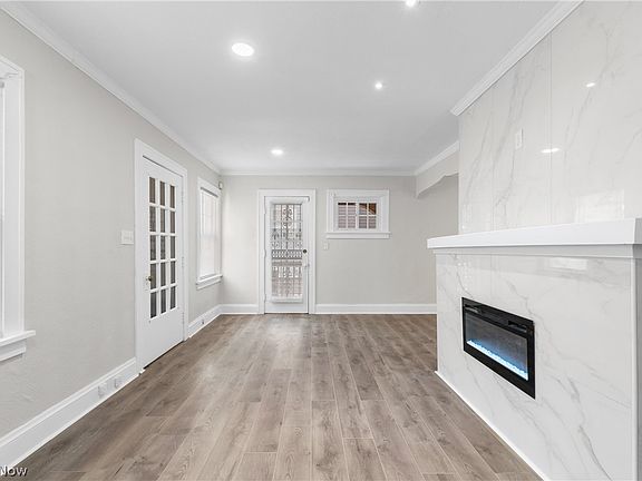 3rd image of 5566 Dalewood Ave