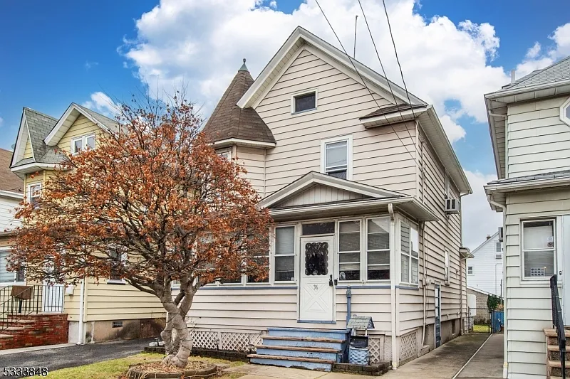 36 Olympia St photo 1