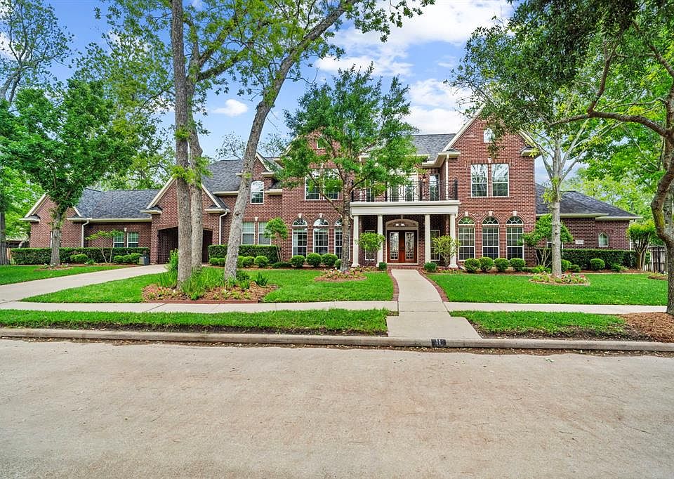 1st image of 11 Sullivans Court
