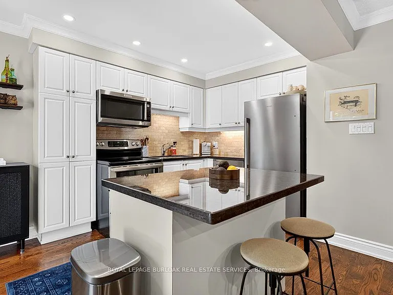 2354 Marine Dr — Photo 13