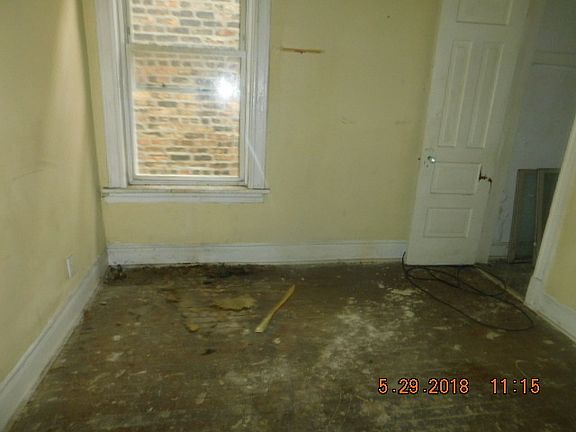 4th image of 6757 S South Chicago Ave