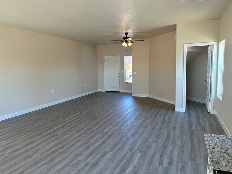 3621 Venice Ave — Photo 11