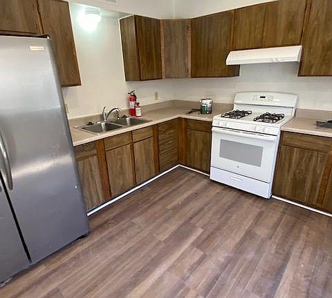 4th image of 719 W Aspen Ave