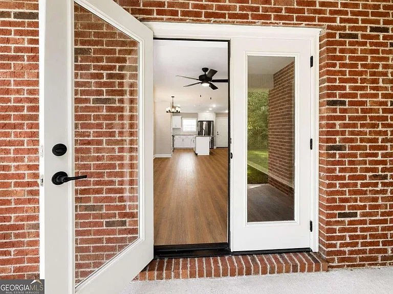411 Madison Ave — Photo 25