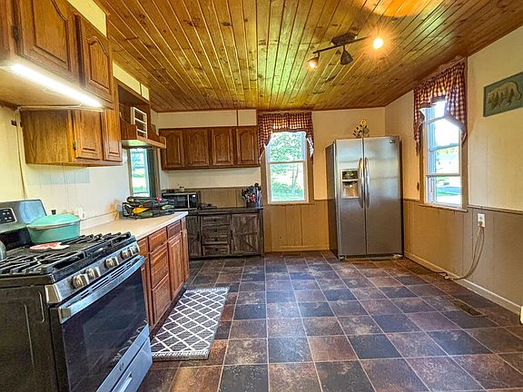 3rd image of 46 Ridge Rd