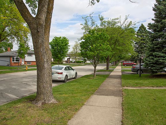 4th image of 921 S Iowa Ave