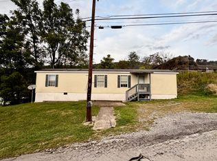 114 Front St, Richwood, WV 26261