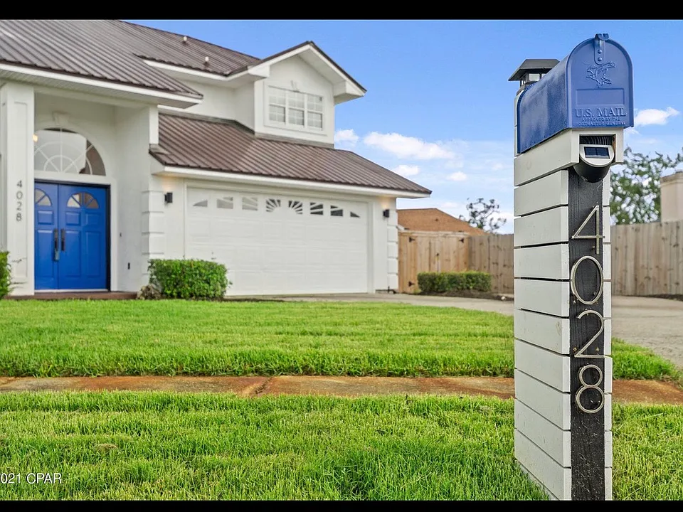 4028 Mary Louise Dr