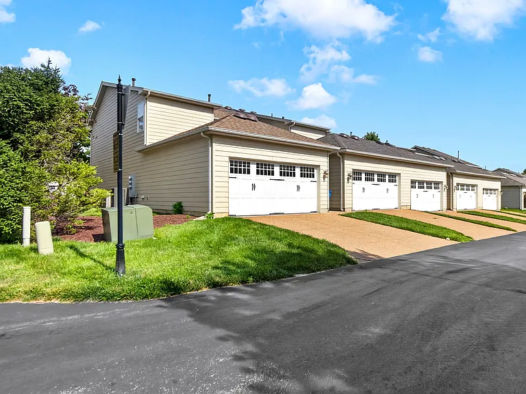 205 Coachgate Ln — Photo 23