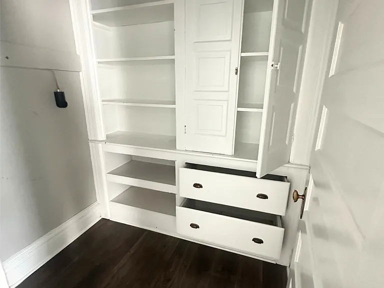 102 Hastings Ave #2 — Photo 9