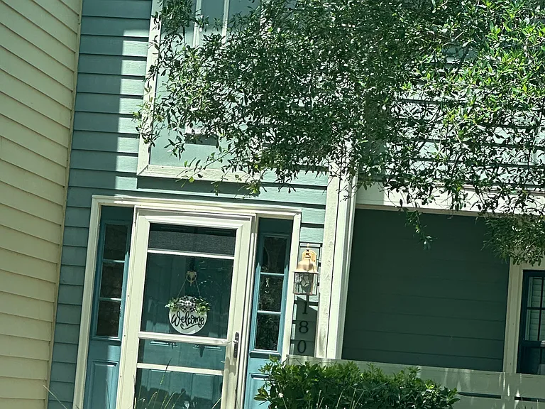 1807 Parc Vue Ave — Photo 1