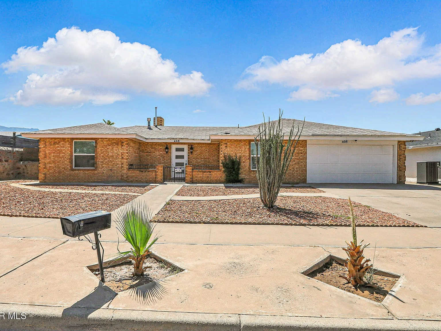 4 bed, 2.0 bath, 1995 sqft, $2,500 — Photo 1